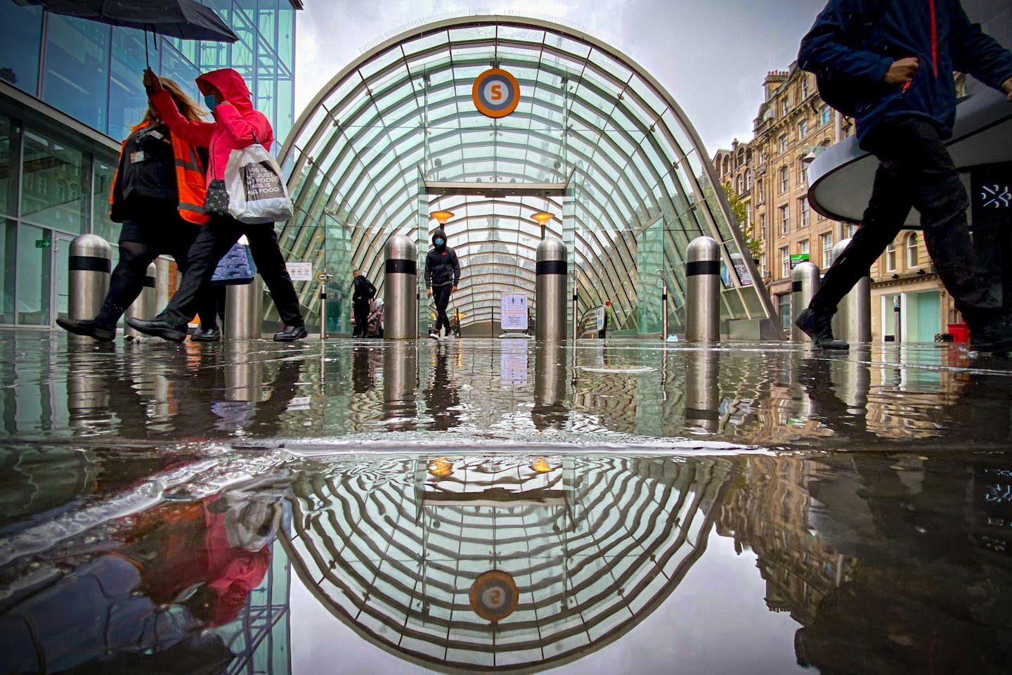 Over 80% of companies globally have experienced operational disruptions due to extreme weather in the past five years, according to an MSCI survey. Climate-related risks are severely impacting the economy, with two-thirds of respondents noticing effects on revenue and infrastructure. Most firms are conducting risk assessments and have implemented management frameworks for physical threats. Additionally, over 60% link executive pay to risk management, while investments in resilience have yielded positive outcomes. The COP30 summit in Brazil focuses on climate finance for developing nations, amid rising risks in regions like Southeast Asia.