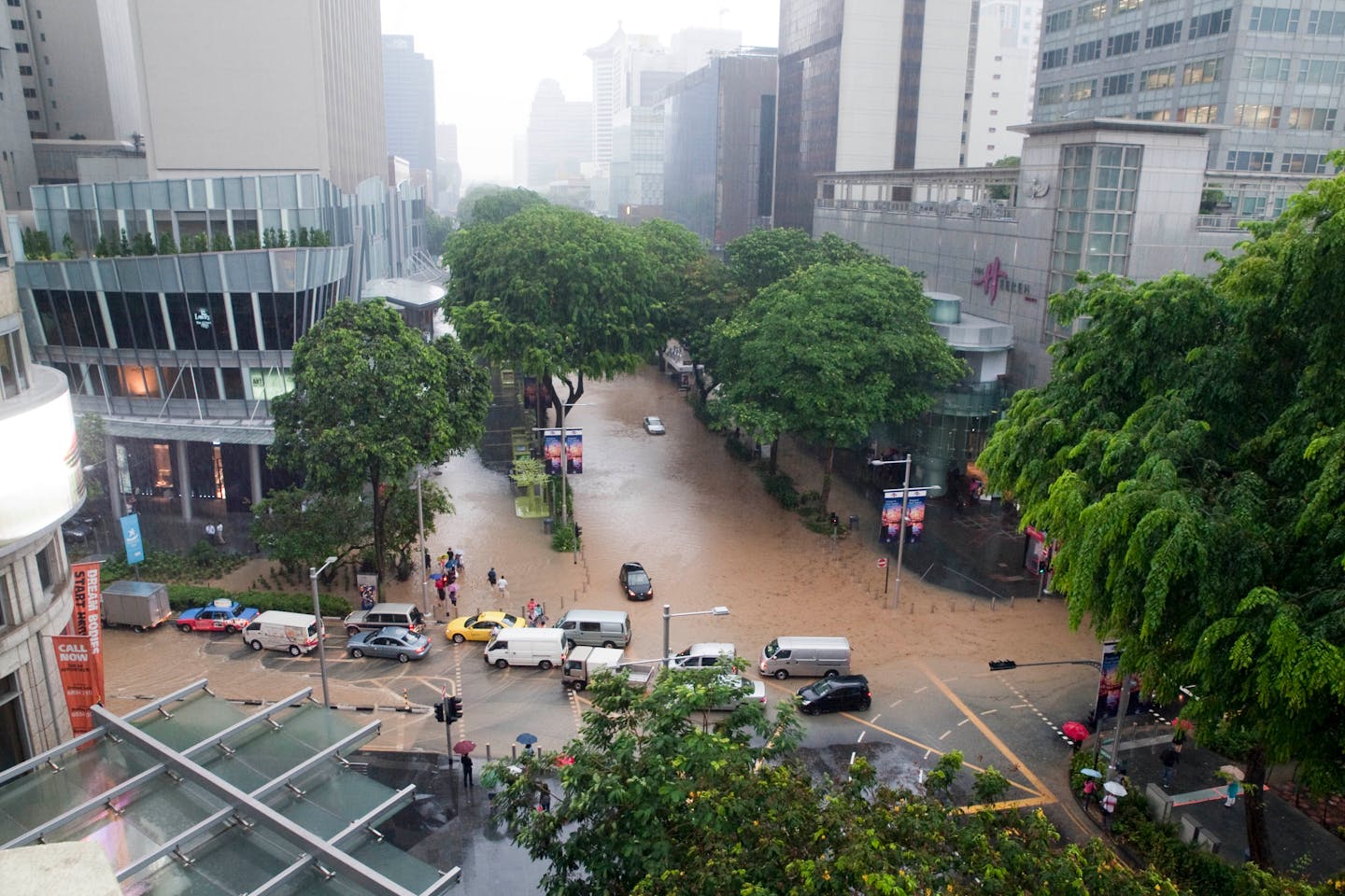Private investors are poised to target a potential US$1.3 trillion climate adaptation market by 2030, although governments will primarily fund these initiatives. A report by Boston Consulting Group and Temasek identifies six investable sectors: climate intelligence, climate-resilient building materials, flood defense infrastructure, climate-adapted agricultural inputs, water efficiency technologies, and emergency medical services. Key growth areas include climate intelligence and flood defense solutions, driven by increasing extreme weather events and regulatory changes. The report highlights a surge in institutional interest and the establishment of dedicated climate adaptation funds.
