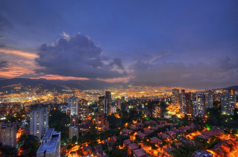 Cities are facing challenges in fostering sustainable behaviors among residents, primarily due to a gap between policy intentions and community actions. The Sustainable Urban Behaviour (SUB) framework addresses this by integrating behavioral science with urban sustainability, emphasizing that behavior change should be viewed as a systems challenge rather than individual responsibility. Sustainable choices can be fostered by designing urban environments that make these options the easiest and most socially rewarded. Successful examples from Amsterdam, Singapore, and Medellín illustrate how comprehensive, community-centered strategies can transform urban spaces and promote active stewardship of the environment.