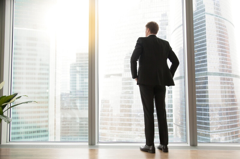 CEOs face pressure to adapt strategies swiftly due to geopolitical changes and supply chain issues, particularly in commercial real estate. Companies can succeed by treating real estate decisions with the same strategic foresight as other major investments. The availability of high-quality office spaces is dwindling, complicating timely decisions. Real estate teams should be integrated into early strategic discussions rather than being brought in post-factum. By investing in analytics and flexible lease structures during initial planning phases, organizations can enhance their agility and better align real estate commitments with evolving business needs.