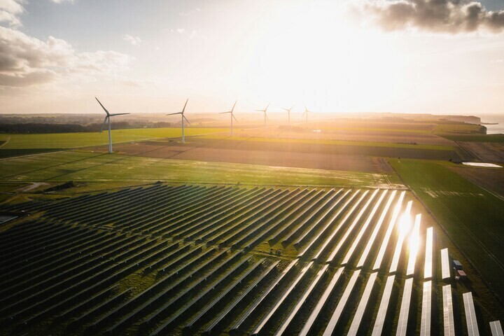 Global growth will increasingly hinge on the integration of digital expansion and energy system transformation, requiring clear governance, smart financing, and enhanced human capabilities. Aligning digital and energy planning can reduce bottlenecks, lower costs, and improve productivity as AI integrates into operations. About $30 trillion is estimated to be needed for infrastructure by 2050, with a focus on emerging markets. Successful initiatives in Türkiye, such as tailored power purchase agreements and joint site planning, highlight effective strategies for scaling renewable energy and digital infrastructure while fostering community engagement.