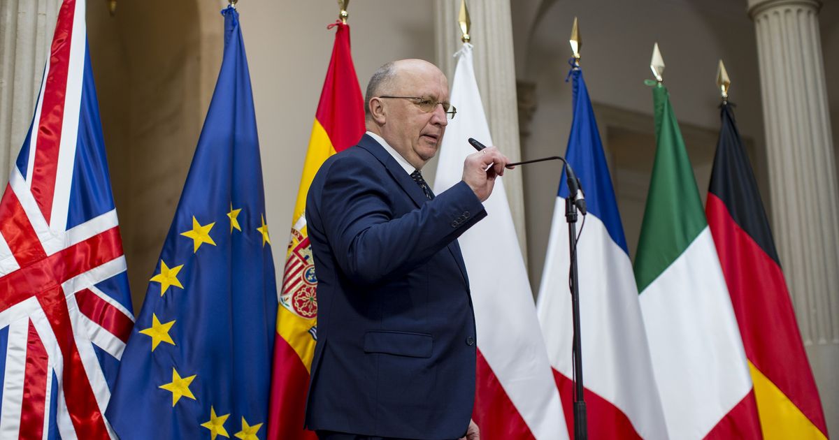 Europe needs to enhance its defense capabilities and assume greater responsibility for its security, independent of the U.S. Amidst changing transatlantic relations and the evolving security landscape, the European Union (EU) initiated several measures in 2025 to strengthen defense cooperation, including the SAFE Regulation, aimed at integrating Ukraine into the defense sector. The EU is expanding partnerships with countries like Canada, Turkey, Japan, and Australia, and has established new frameworks for joint procurement and investment in defense. The aim is to make the EU an attractive partner while solidifying its defense industry and policy cooperation among members.
