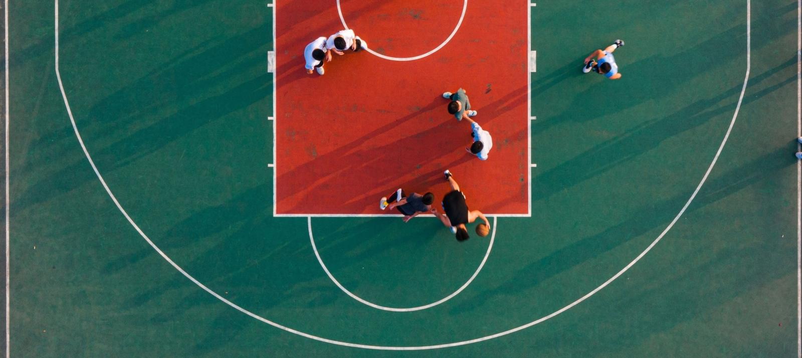 Sports business involves transversality with industries like media and fashion, relies on internationalization for growth by expanding globally, sees increased professionalization with sophisticated investments and infrastructure development, and undergoes digital transformations for fan engagement using social media and AI.