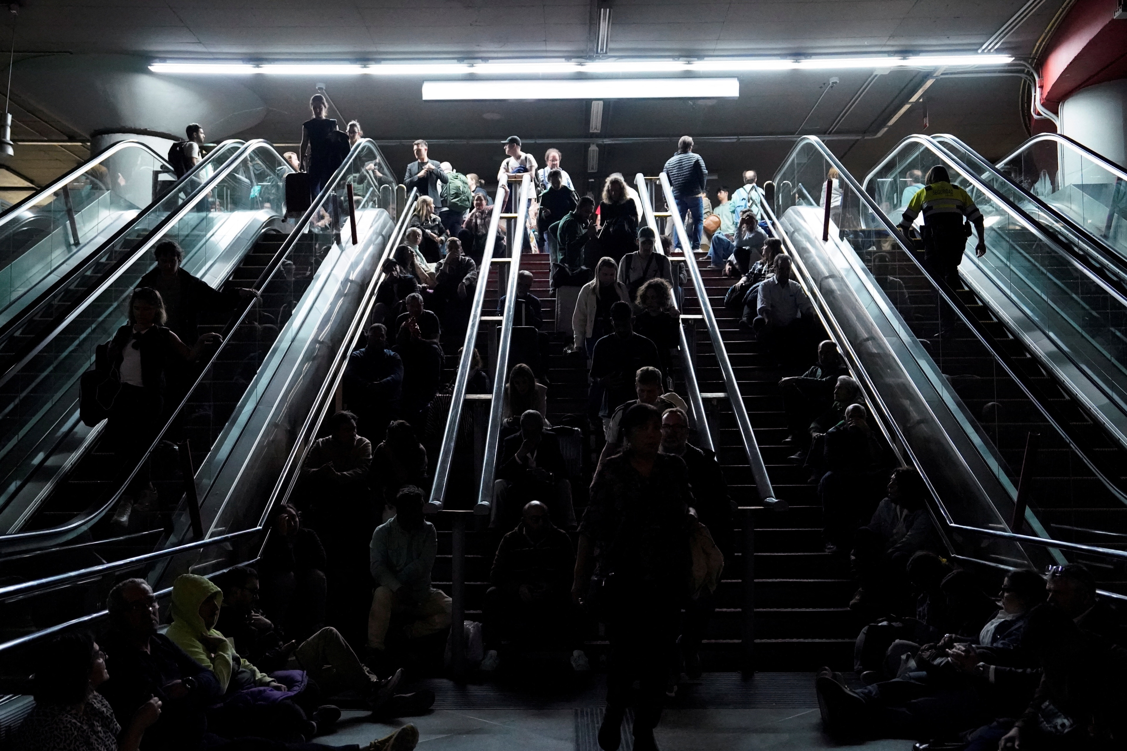 The Iberian power outage on April 28 caused significant disruptions at major airports, like Madrid-Barajas and Barcelona El-Prat, resulting in 344 flight cancellations. Airports implemented contingency measures, including crisis committees and the use of backup generators, allowing 93% of commercial flights to proceed. The incident highlighted the importance of maintaining access routes, standardized communication, and effective scenario planning with external partners to mitigate future disruptions. Investment in resilience and contingency planning proved essential, preventing greater chaos and economic losses estimated at €1.4 billion.