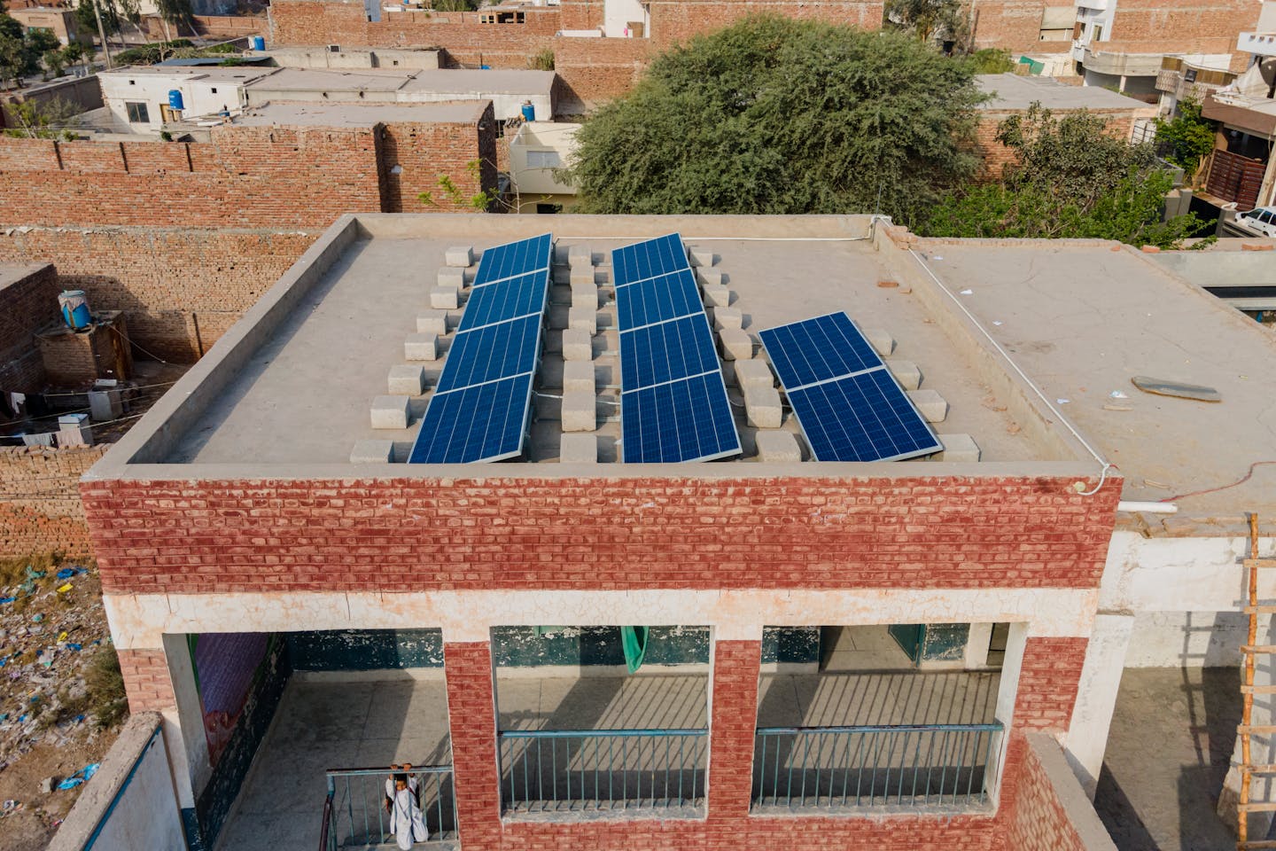 Rooftop solar power generation has rapidly expanded in South Asia, with Pakistan leading the way, contributing to a quarter of its electricity supply. While India has increased its capacity to 18 GW, constituting 3.9% of its energy mix, Sri Lanka's capacity rose to 1,347 MW (23%), and Bangladesh lags with only 245 MW. Pakistan’s growth is attributed to falling solar panel prices and rising electricity costs, while India relies on government incentives. Bangladesh faces challenges due to high import duties and lack of financing. Access to rooftop solar remains uneven, affecting low-income consumers, especially as governments adjust policies and tax structures.