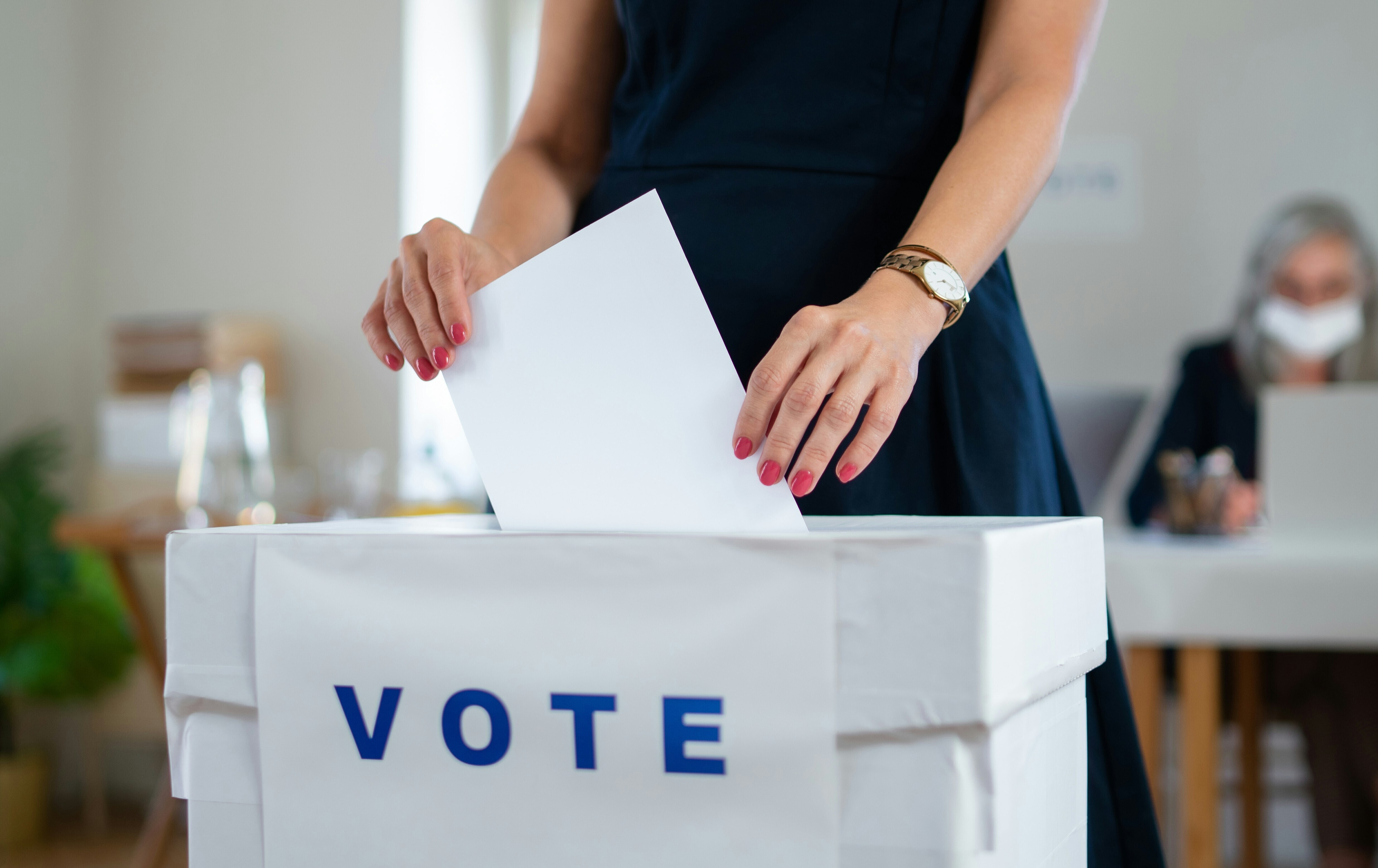 Economic barriers significantly hinder women's participation in politics, limiting their representation despite recent elections where many women ran for leadership. In 2024, men were re-elected as heads of state three times more than women were elected. Though legislative representation saw some improvements in countries like Mexico and Rwanda, 80% of legislative leadership positions went to men. Institutional mechanisms like candidate quotas have increased the number of female candidates but have not substantially improved elected representation. Economic autonomy is essential for closing the political gap and enhancing women's influence, necessitating collaboration among various sectors to dismantle existing barriers.