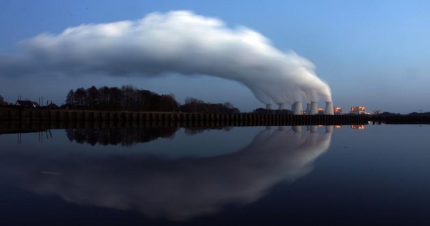 Increasing greenhouse gas emissions are altering near-Earth space conditions, leading to a reduction in the number of satellites that can safely orbit. Research shows the thermosphere, where most satellites operate, is contracting due to greenhouse gases, resulting in decreased atmospheric drag. Consequently, old satellites and space debris will remain in orbit longer, raising collision risks. By 2100, the satellite carrying capacity in key orbital regions may decline by 50-66%. The study emphasizes the need for careful management of satellite launches and emissions to prevent overcrowding and mitigate collision threats.